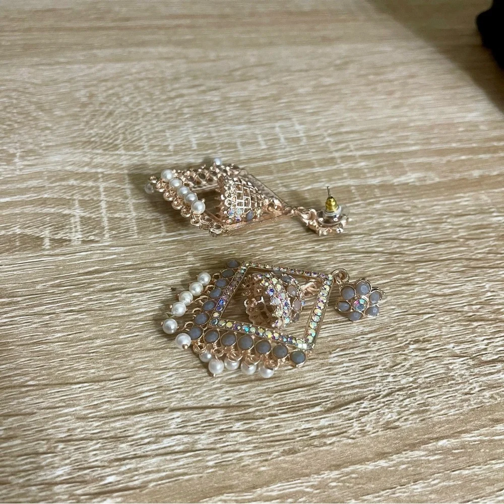 Elegant Gold and Grey Earrings